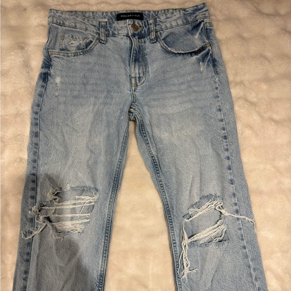Aeropostale womens Low rise jeans, no stains or discoloration!